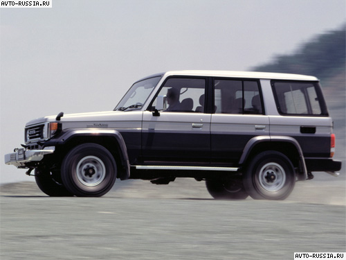toyota_land_cruiser_70_3.jpg