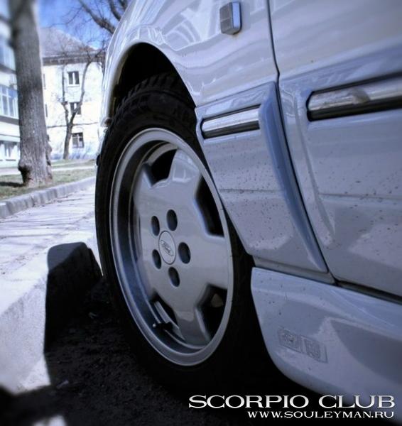 Ford Scorpio6